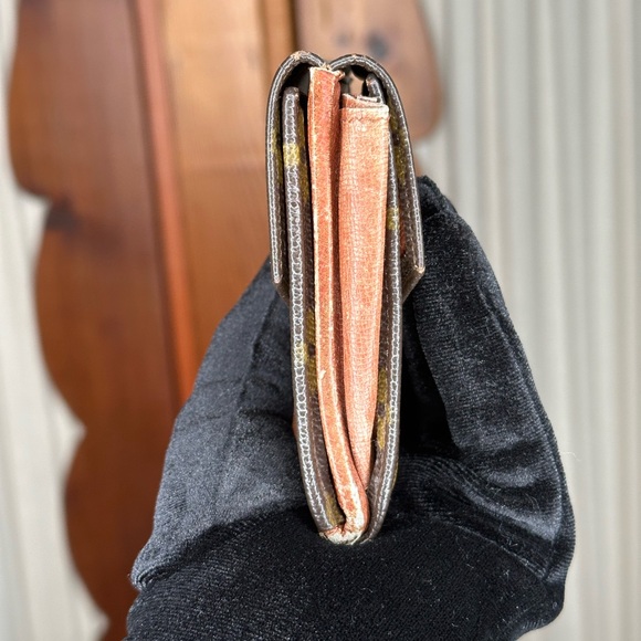 Louis Vuitton Monogram Wallet - Picture 3 of 10